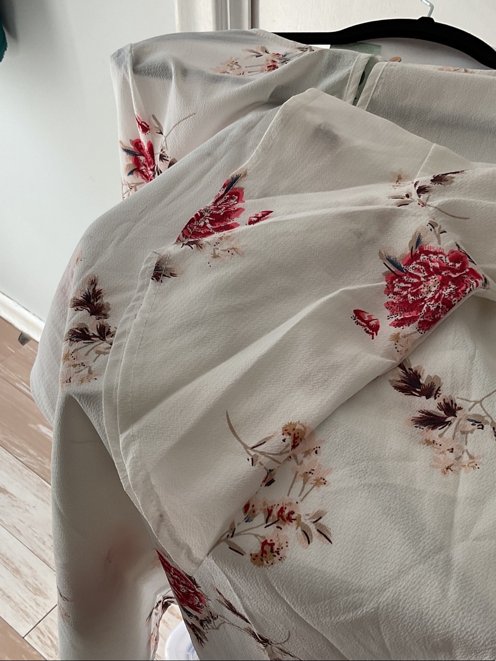 G014: Papillon Blanc Cream Tunic with Pink and Burgundy Floral Print - Picture 4 of 4